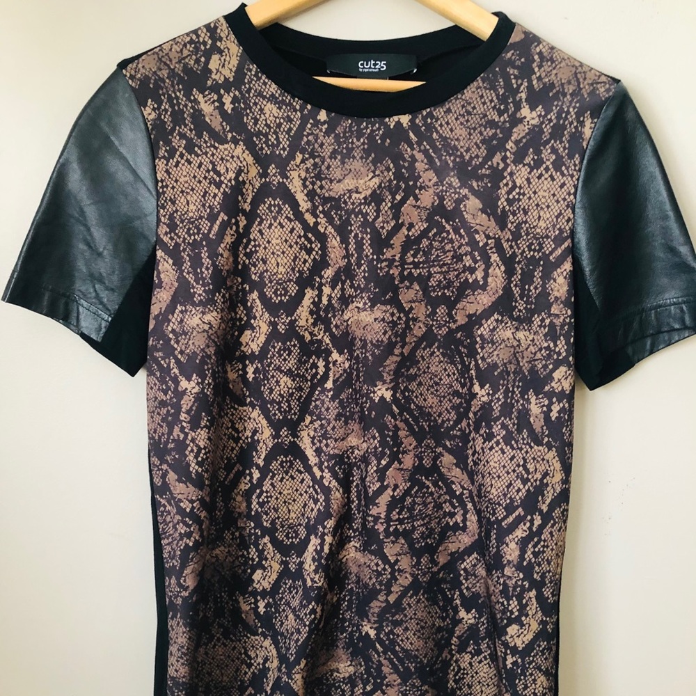 CUT25 black and olive green leather tee size small